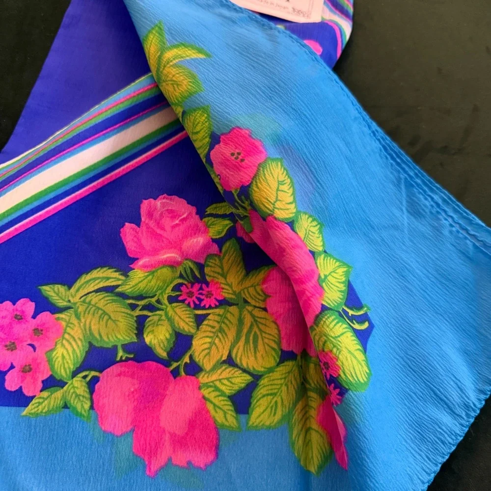 Fantasy Scarf Blue Pink Floral Rose Square 28x28 Nylon Made in Japan 09931‎